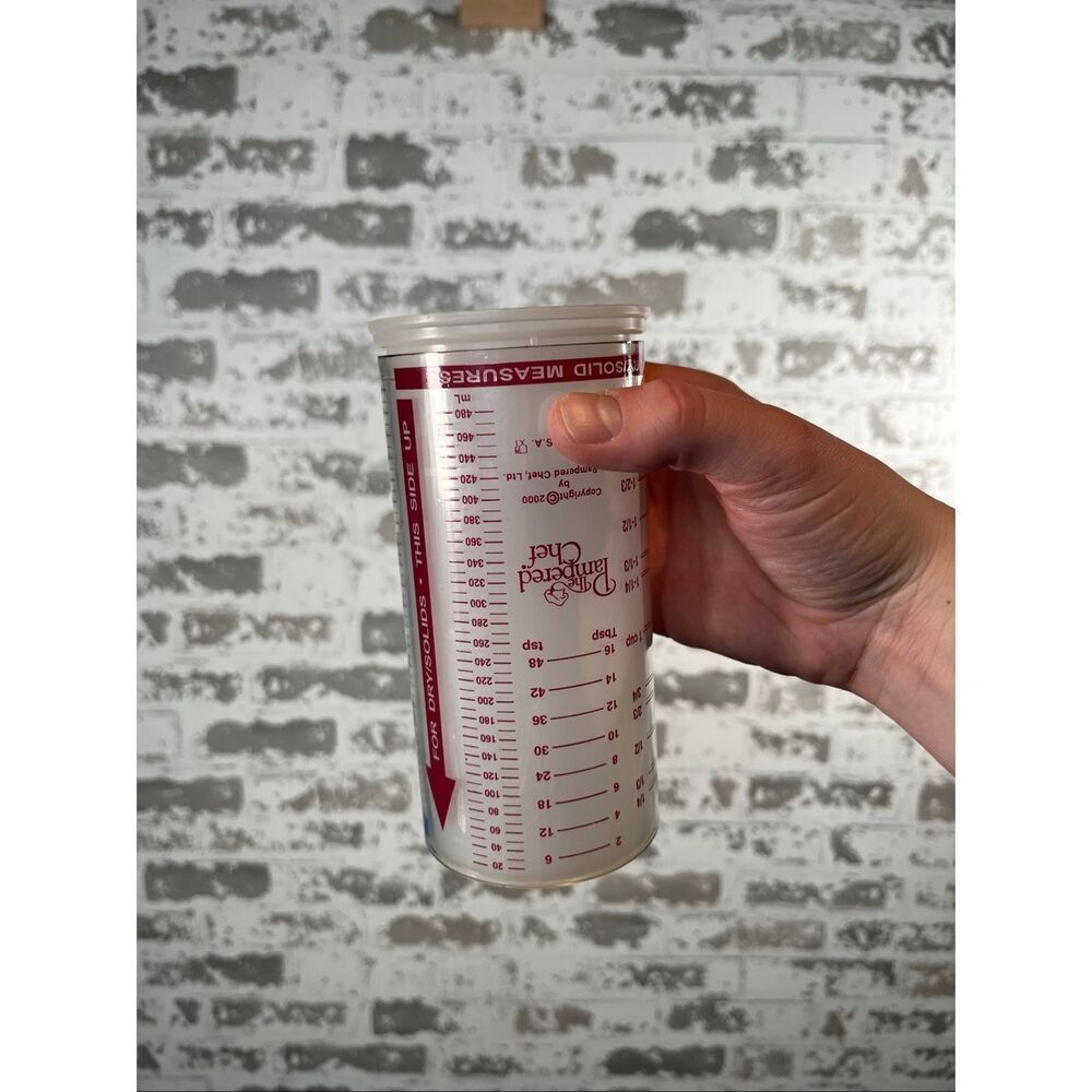 Pampered chef | wet and dry measuring cup dispenser